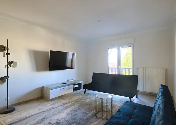 Maison 8 Pers Et 2 Lits Bebes *